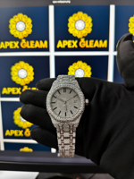Montre analogique en diamant moissanite de qualité supérieure avec bracelet de luxe, idéale pour un cadeau, disponible au prix export.