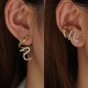 ซินฟลาย แฟชั่น ต่างหูทองคำแท้ 18K รูปทรงมังกร น้ำหนัก 0.42 กะรัต งานสั่งทำพิเศษ - Product Image 5