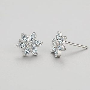 LUOTEEM Pendientes de Moissanita Modernos para Mujer, Diseño Floral de Verano, Engaste de Plata con Baño de Rodio, Venta al por Mayor - Product Image 4