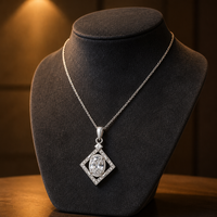 Pendentif Moissanite Couleur D 1 Carat avec Chaîne en Argent Pur, Poids Total 3.4G, Cadeau Idéal pour Rendez-vous Galants, Géométrie Classique