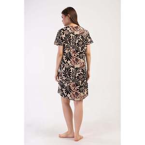 เสื้อคลุมแขนสั้นคอกลมทรงโอเวอร์ไซส์สำหรับผู้หญิง ไซส์ XXL พร้อมกระเป๋าทรงรี กางเกงขาสั้นแฟชั่น - Product Image 2