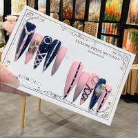 Faux ongles longs à presser faits à la main ongles artificiels de couleur vive avec un design unique