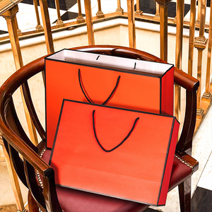 Sacs en papier d'achat de luxe personnalisés, beige crème, emballage de vêtements recyclés personnalisés, sac cadeau avec ruban, poignée pour chaussures, papier d'art - Product Image 1