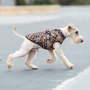 Leopard Print Dog Clothes Inverno Quente Vest Impermeável Reflexivo Confortável Pet <span class=keywords><strong>Harness</strong></span> Ajustável para a temporada de inverno - Product Image 4