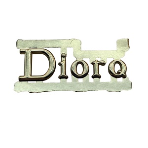 Nhà Máy bán hàng trực tiếp: Kẽm hợp kim thương hiệu tấm với thư Label-Kim loại phụ kiện cho túi xách, túi xách và giày dép - Product Image 4