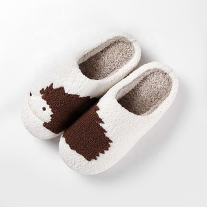 Nuevo y cómodo diseño de <span class=keywords><strong>erizo</strong></span> transpirable con punta cerrada, suela exterior de EVA de piel cálida para invierno, suelas gruesas y suaves antideslizantes para parejas de hombres y mujeres - Product Image 2