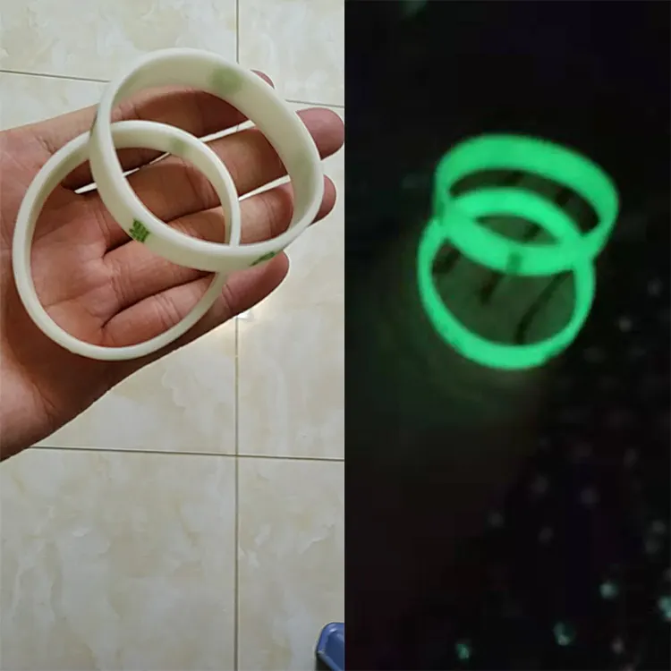 Braccialetto con cinturino in Silicone ecologico con Logo stampato personalizzato a buon mercato promozionale che illumina il buio