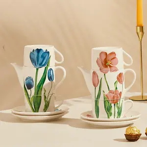 Atacado Tulip Ceramic Tea Set Handpainted Flower Tea Pot com Infusor Empilhado Bule e Cup Saucer Set