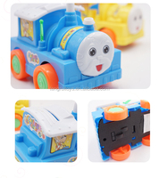 Voitures jouets à friction en plastique, train jouet de dessin animé, bonbons jouets, cadeau surprise pour enfants