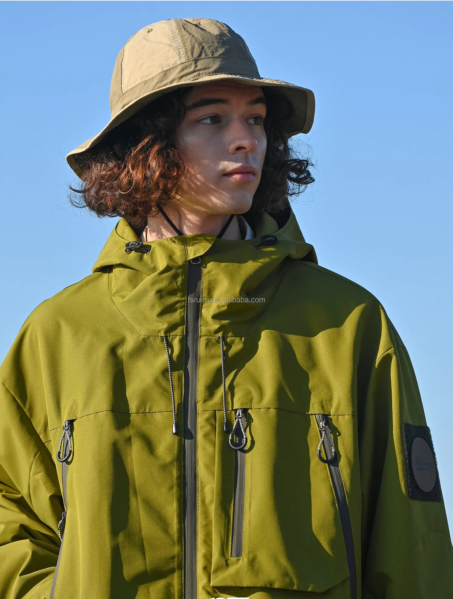 New RUINIU OEM Customized Hiking Jackets Windbreaker Jacket Windproof Hood Mens Water Proof Breathable Running Waterproof Jacket