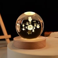 Honneur de la créativité en cristal Boule de cristal laser 3D personnalisée Boule de cristal du système solaire