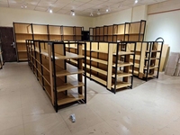 Étagère de supermarché Présentoir de vente au détail double face avec étagère en bois et fer pour collations, épices et autres articles