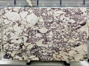 Arabescato Viola, dalles de marbre naturel polies, parfaites pour les tables et les comptoirs, vous permettent de rester à la pointe de la mode - Product Image 1