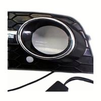 YW969 pour Audi A4B8 2009-2011 avec feux de jour dynamiques, clignotants jaunes, calandre en maille et enjoliveurs de phares antibrouillard.