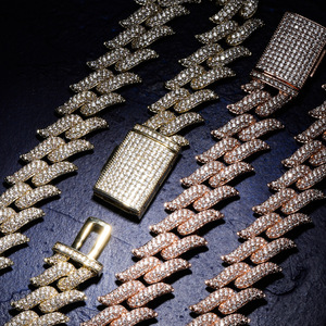 สร้อยคิวบาแบบมีหนามประดับเพชรเต็มเส้น ขนาด 20 มม. สไตล์ฮิปฮอปยุโรปอเมริกัน ทองแดงฝังเพชรซิร์คอน ดีไซน์ทันสมัยสำหรับผู้ชายและผู้หญิง - Product Image 1