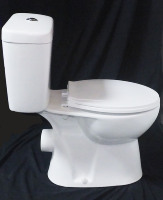WC en céramique européen deux pièces avec siphon en P, double chasse d'eau, sans bride, cuvette de toilette à chasse d'eau descendante