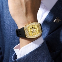 Montre mécanique automatique tonneau squelette en or avec bracelet en silicone, personnalisable avec logo OEM, sertie de diamants Moissanite