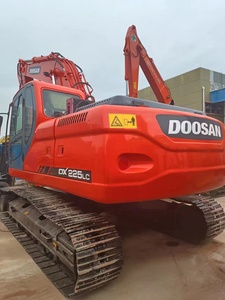 Excavateur de taille moyenne Doosan DX225LC Matériel de construction d'occasion entièrement original avec boîte de vitesse moteur-Prêt à fonctionner! - Product Image 2