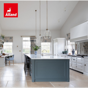 Armoires de cuisine sur mesure en bois massif Alland, style moderne, finition laquée mate, panneaux encastrés, avec îlot et poignées - Product Image 3