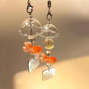 Colgante de resina plástica semielaborado estilo Instagram con diseño de pez dorado, estilo ensueño, el más vendido, con cuentas, para teléfono móvil, tipo campanilla de viento. - Product Image 3