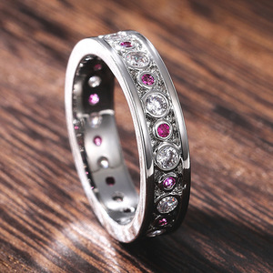 Anello a fascia singola con cristalli bianchi e rosa per donna, elegante accessorio di moda per tutti i giorni - Product Image 4