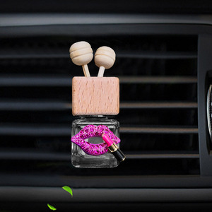 Clip de sortie d'air pour <span class=keywords><strong>voiture</strong></span> Bouteille d'arôme Lèvre intérieure Trou de <span class=keywords><strong>climatisation</strong></span> Accessoires de haute qualité En plus d'une odeur durable Parfum - Product Image 1