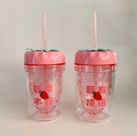Mignon Gobelet en Plastique à Double Paroi avec Paille, Motif Fraise Amusant, Couvercle Fruité, Gourde Portable pour Enfants, Logo Personnalisé