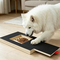 Griffoir et poteau à griffer en bois massif pour chiens et chats, avec lime à griffes, protection anti-griffures pour canapé, coupe-griffes et distributeur de friandises pour animaux