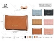 Portafoglio da donna a tre ante di medie dimensioni in vera pelle dal design minimalista - Product Image 1