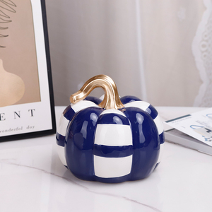 Redeco Offre Spéciale Décor Personnalisé <span class=keywords><strong>Citrouille</strong></span> Peint À La Main Blanc <span class=keywords><strong>Citrouille</strong></span> Ornements Céramique Halloween <span class=keywords><strong>Citrouille</strong></span> Cadeaux Décoration De Bureau - Product Image 2