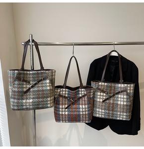 Sac à dos en peluche à carreaux de vente directe d'usine, design rétro, sac à dos mode pour femmes - Product Image 6