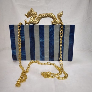 Pochette de fête en résine tendance 2023, nouvelle collection été 2023, ronde en bois, sacs à main indiens - Product Image 1