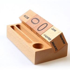Calendario Perpetuo de Escritorio Ecológico de Madera 2026, Organizador de Escritorio con Portaplumas y Soporte para Teléfono, Regalo Promocional - Product Image 4