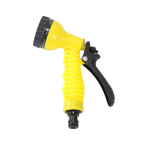 Pistola de agua amarilla ajustable de 7 funciones con gatillo para lavado de autos y uso en el jardín - Product Image 4