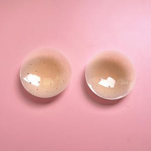 Cubiertas de pezón de silicona en forma de flor antideslizantes ultrafinas para mujer, accesorios íntimos de pétalos de pecho, venta al por mayor - Product Image 2