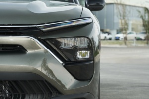 Nuova <span class=keywords><strong>Citroen</strong></span> <span class=keywords><strong>C5</strong></span> X 2025 in Offerta, Modello Internazionale, 1.6T, Hatchback di Medie <span class=keywords><strong>Dimensioni</strong></span> a 5 Porte e 5 Posti, Disponibile all'Ingrosso - Product Image 5