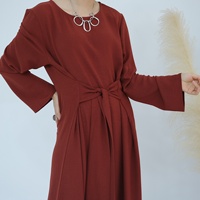 Vente en gros printemps Abaya 2024 vêtements islamiques froissés Polyester robe enveloppante à manches longues modeste islamique Abaya femmes robe musulmane
