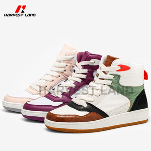 Zapatillas de deporte de cuero informales para hombre y mujer, calzado de monopatín retro con logotipo personalizado para hombre y mujer - Product Image 3