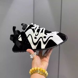 Vente en gros et au détail transfrontalière de nouvelles chaussures Forrest Gump, chaussures confortables pour papa, style populaire en ligne - Product Image 6