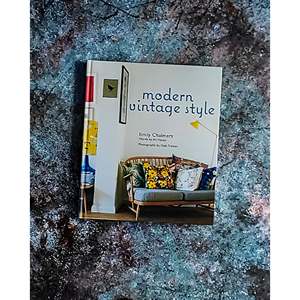 Libro in stile moderno vintage di Emily Chalmers - Product Image 3