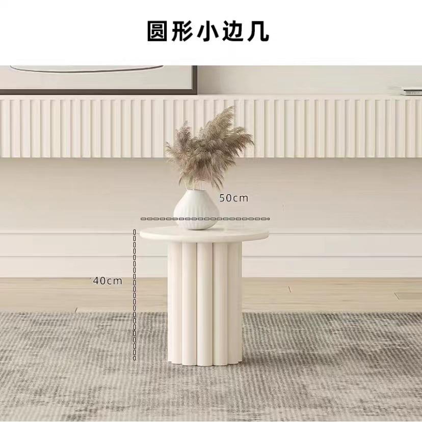 Table d'appoint romaine