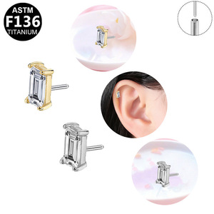 Boucles d'oreilles en titane en forme de cœur avec strass en cristal serti clos, bijoux de mode unisexe pour piercing au cartilage de l'oreille - Product Image 4