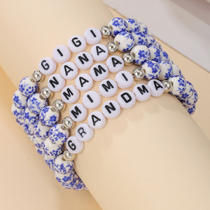 Pulsera de Cuentas de Cerámica Azul y Blanca con Alfabeto de Porcelana MAMA, Regalo para Abuela, Joyería para Mujer, Primavera 2025 - Product Image 1