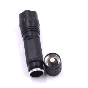 Zoomable 1 modo <span class=keywords><strong>Ultravioleta</strong></span> Manta Ray 501B 365nm 5W Linterna UV recargable Cuerpo <span class=keywords><strong>de</strong></span> lámpara <span class=keywords><strong>de</strong></span> aleación <span class=keywords><strong>de</strong></span> aluminio IP65 para acampar - Product Image 4