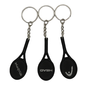 <span class=keywords><strong>Porte</strong></span>-clés décapsuleur vintage en alliage de zinc avec récupérateur de balles de tennis, basketball et pickleball, et logo d'équipe - Product Image 3