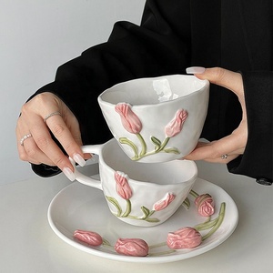 Ensemble de tasses à café <span class=keywords><strong>et</strong></span> à thé en céramique 3D élégant <span class=keywords><strong>et</strong></span> exquis, motif tulipe bleu rose, peint à <span class=keywords><strong>la</strong></span> main, en relief, avec soucoupe - Product Image 5