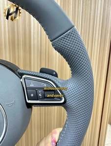 Volant sport en cuir perforé et fibre de carbone avec couleur personnalisé<span class=keywords><strong>e</strong></span> pour <span class=keywords><strong>Audi</strong></span> Q8 <span class=keywords><strong>SQ8</strong></span> A3 A4 A5 A6 A7 S3 S4 RS3 RS5 RS6 RS7 - Product Image 4