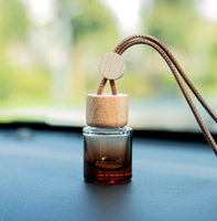Diffuseur de parfum pour voiture, flacon suspendu, diffuseur d'arômes, flacon diffuseur avec bouchon en bois