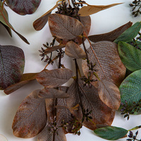 Plantes vertes artificielles avec graines et eucalyptus Arrangement de fleurs de mariage Ensemble de photographie
