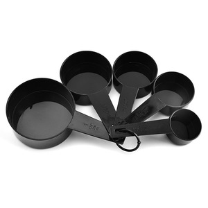 Tazas medidoras de plástico negro, 10 unidades - Product Image 2